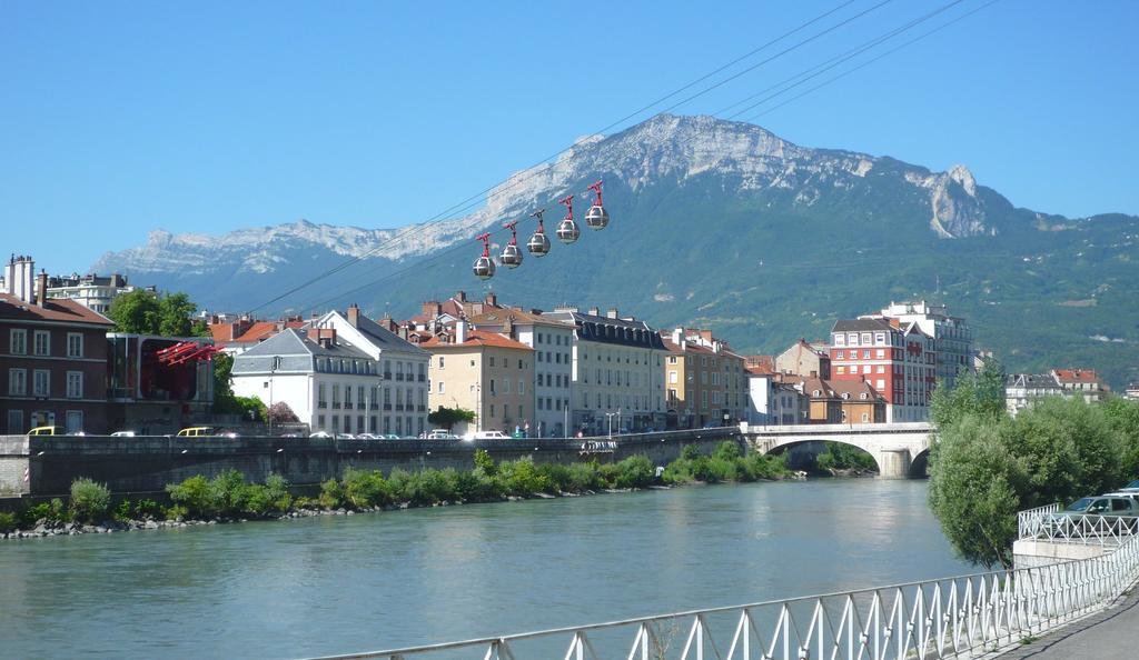 Premiere Classe Grenoble Nord Moirans Exterior photo